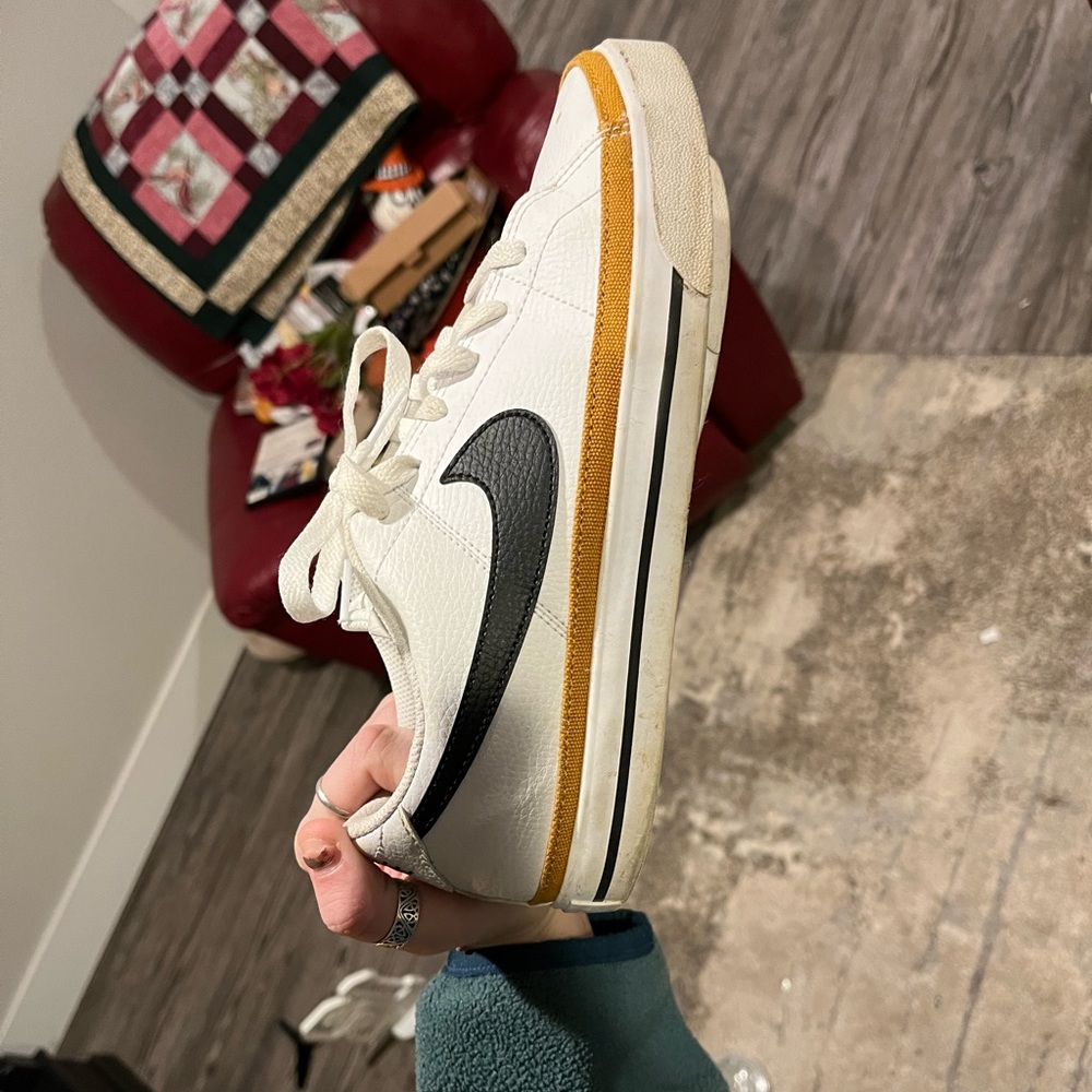 Womens Nike (Lightly Worn!)